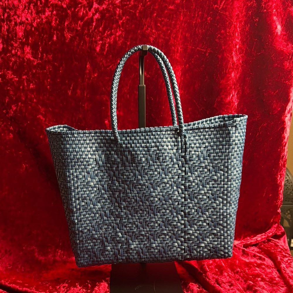 Stylish Blue Woven Tote Bag - Picture 3 of 4